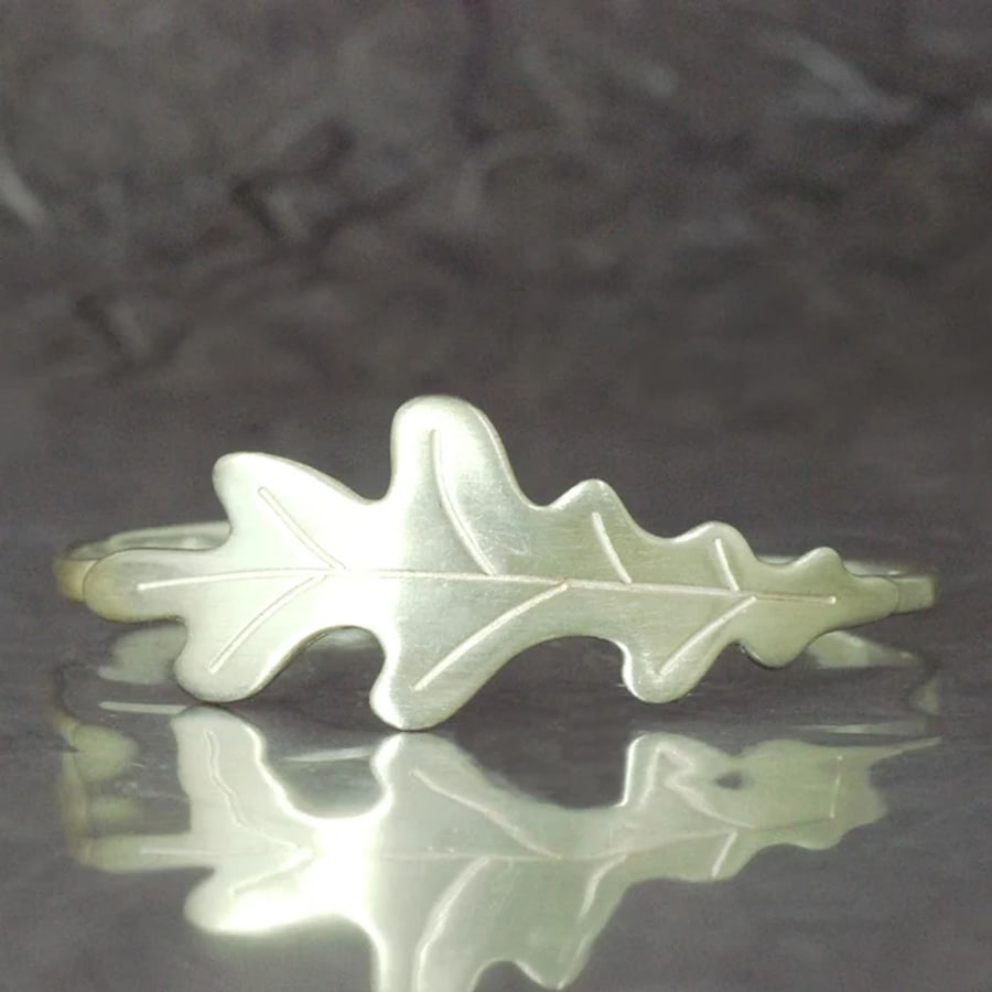 Carballo, pulsera rígida