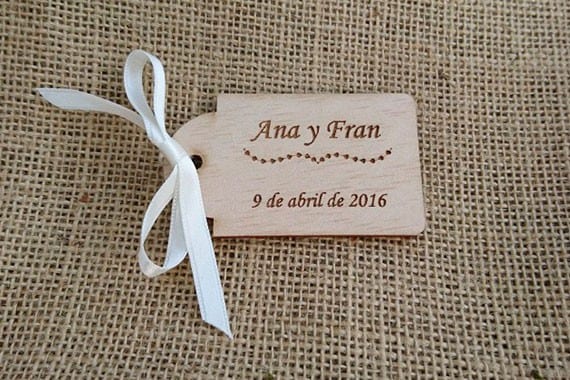 ETIQUETAS DE MADERA PARA DETALLES BODA