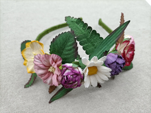 Diadema flores de papel de morera