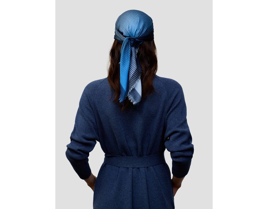 Wispy Anita navy cashmere scarf
