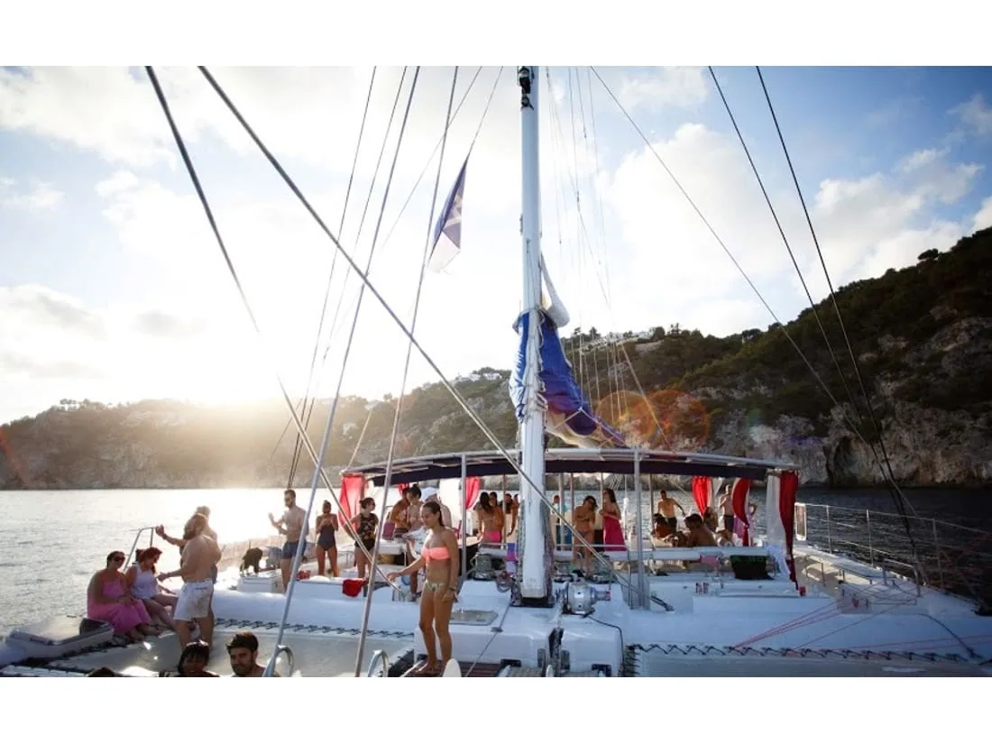 Fiesta en barco en Denia