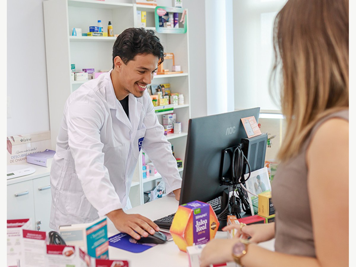 FP Oficial Farmacia y Parafarmacia