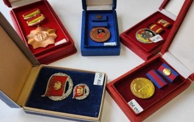 ÓRDENES & MEDALLAS