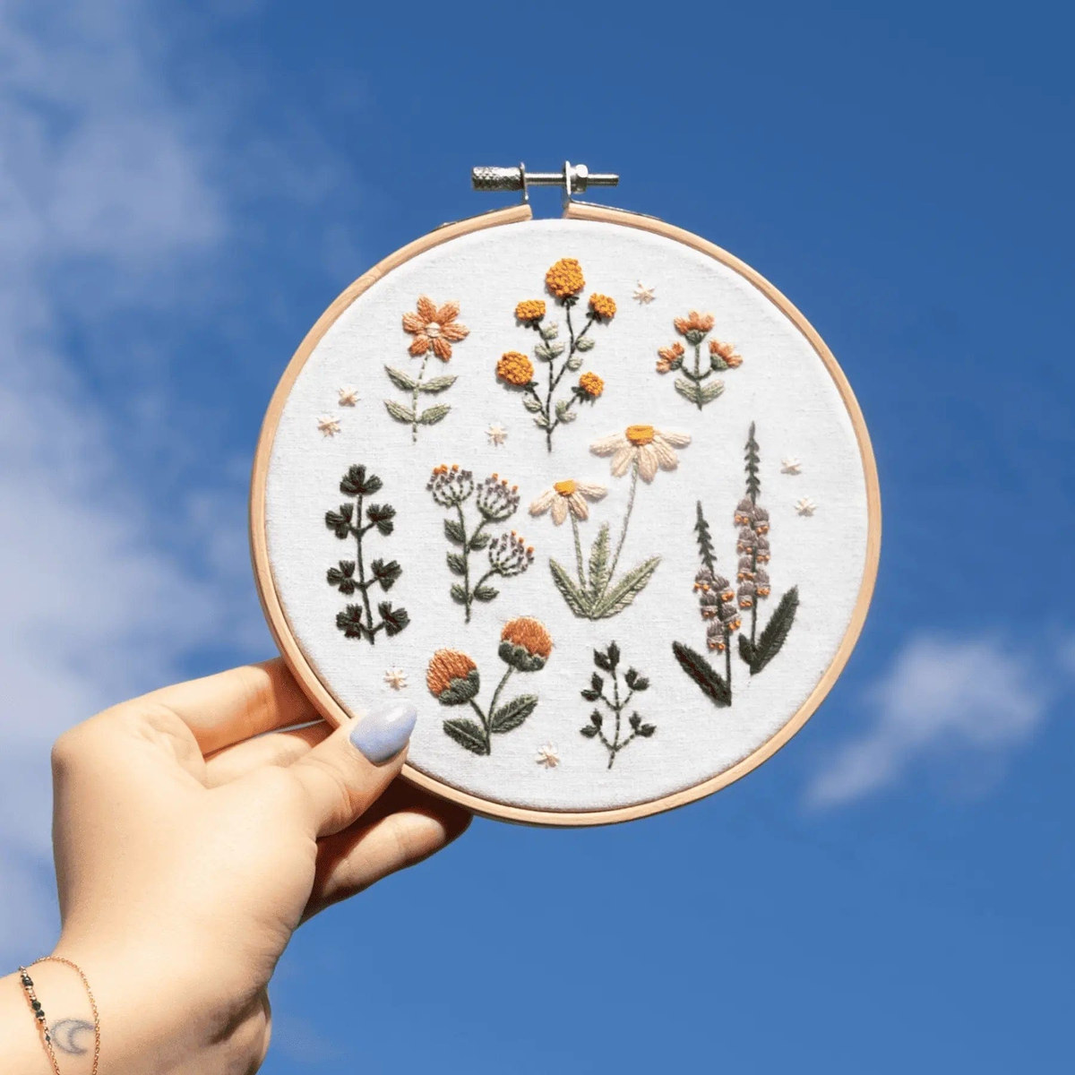 WILDFLOWER Embroidery Kit