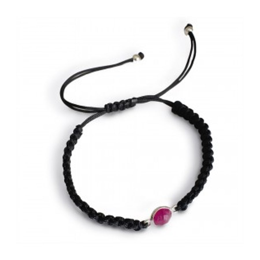 RUBINIA pulsera rubí y macramé negro