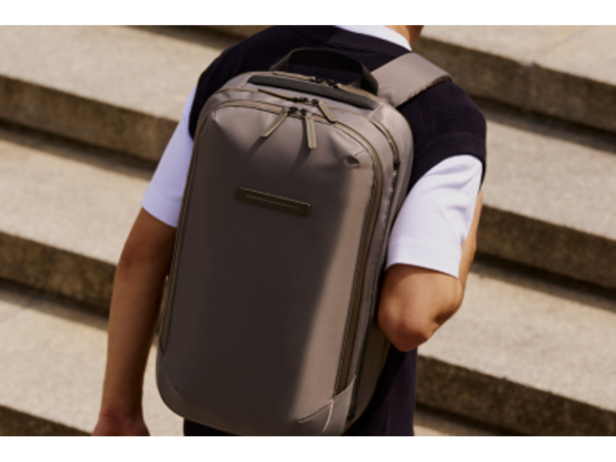 Gion Backpack Travel / All Black / Recycled Nylon