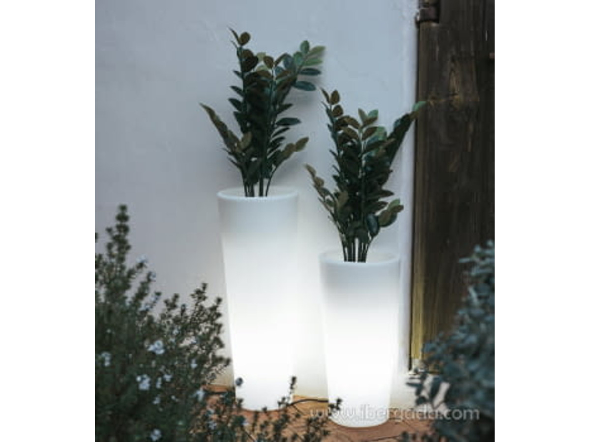 Maceteros con luz