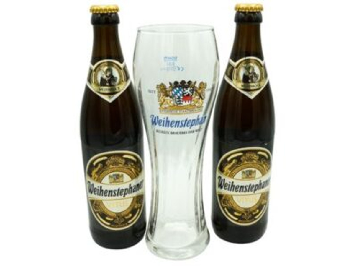 Lote de cervezas Weihenstephaner con copa