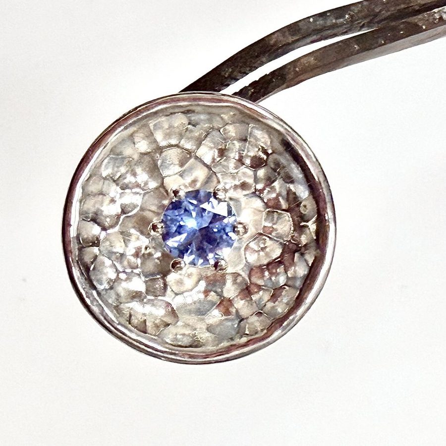 Anillo de plata con aguamarina sintética