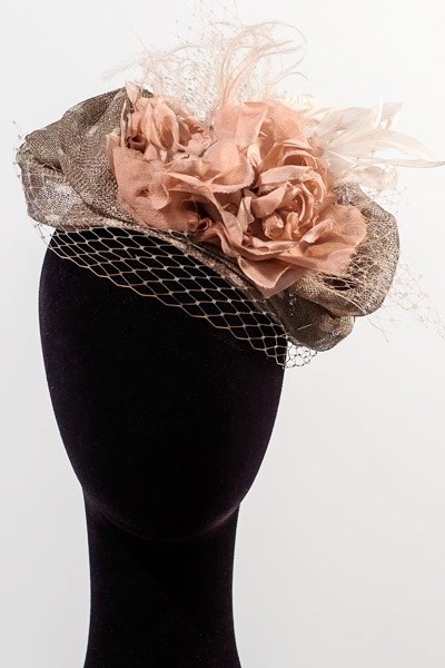 Medio casquete topos con nude