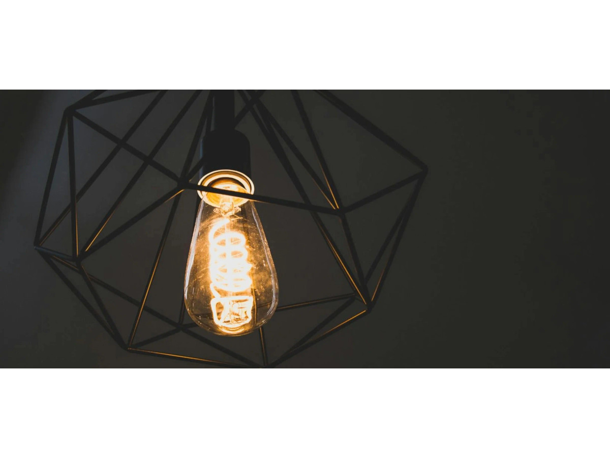 imagne de bombilla iluminada con espiral interior lamparis tu tienda de iluminacion