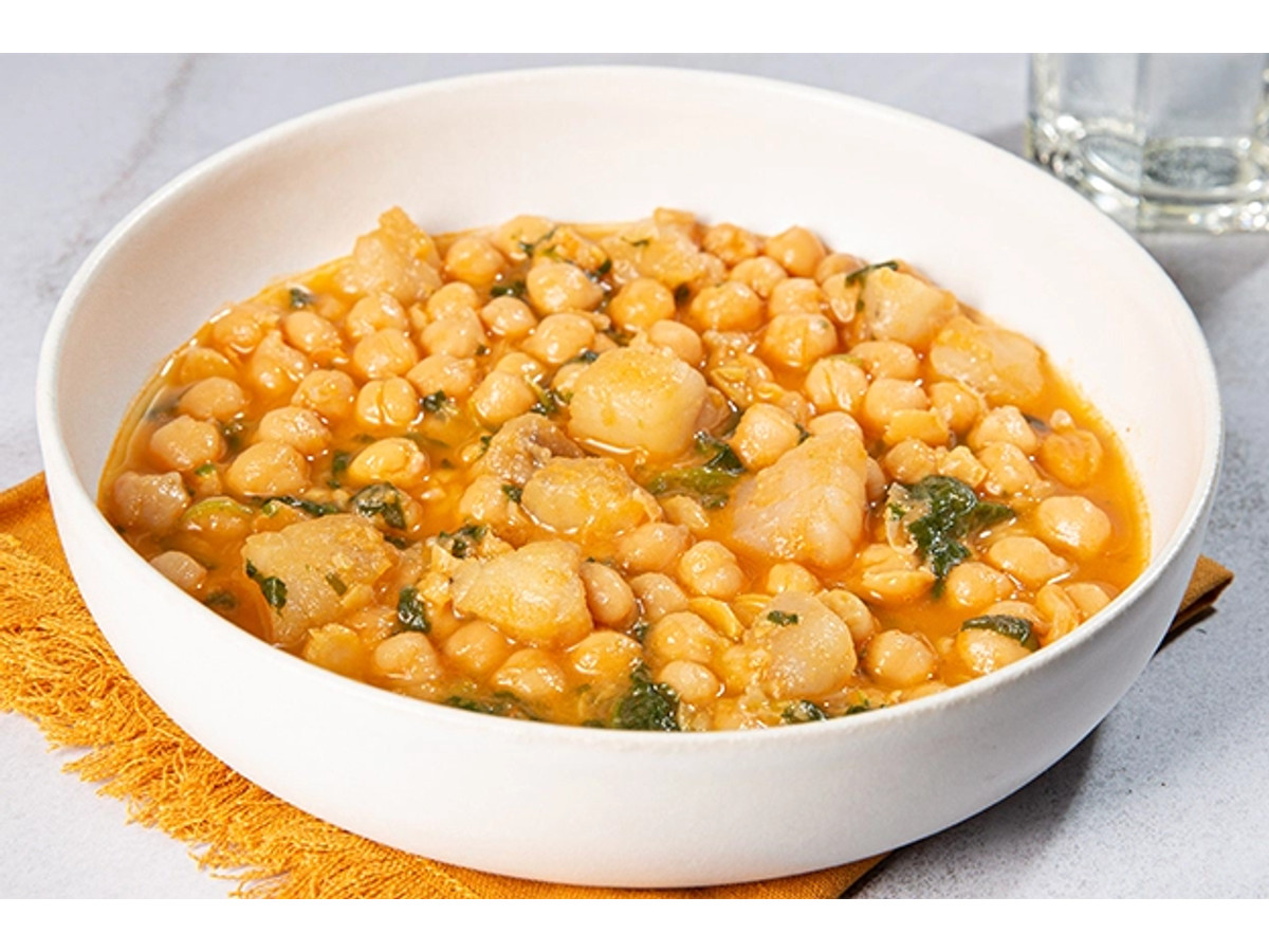 Garbanzos con rape a la marinera