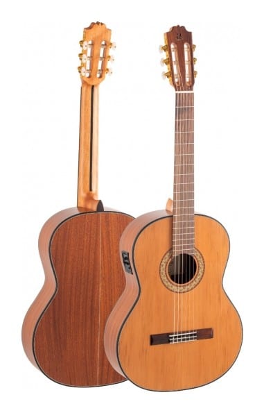Guitarra Clásica ADMIRA A2 Satinada Electrificada Serie Artesanía