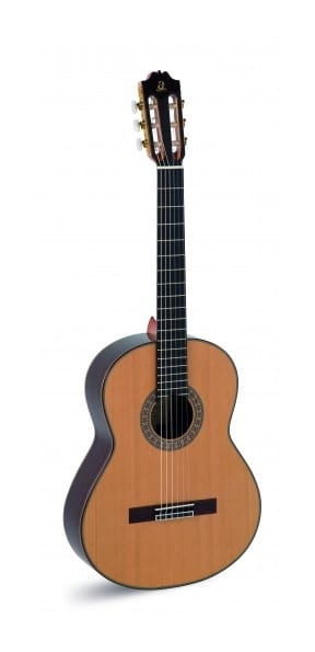 Guitarra Clásica ADMIRA A20 Serie Artesanía