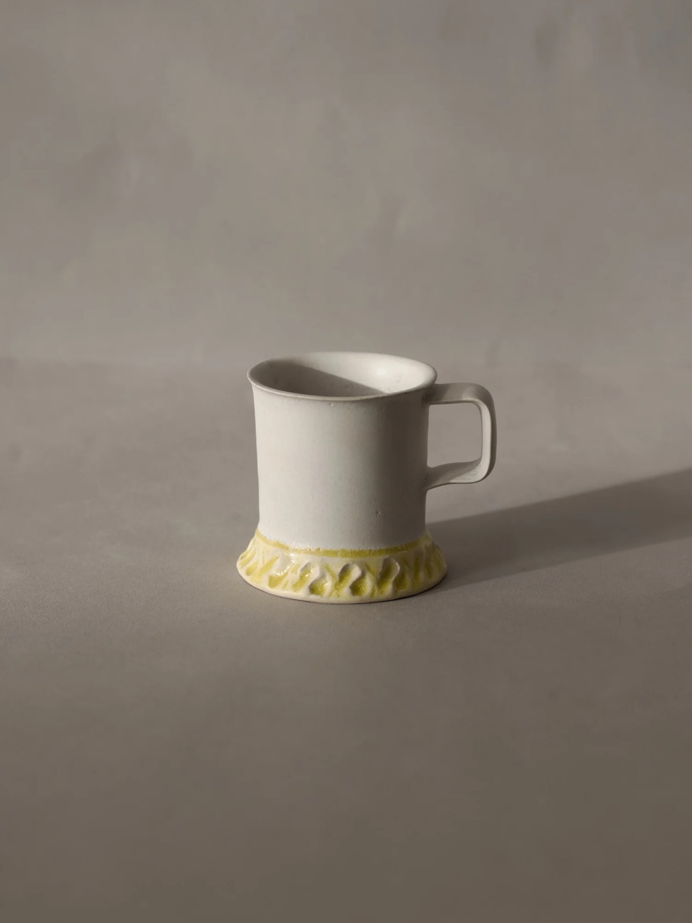 Pinched foot cup