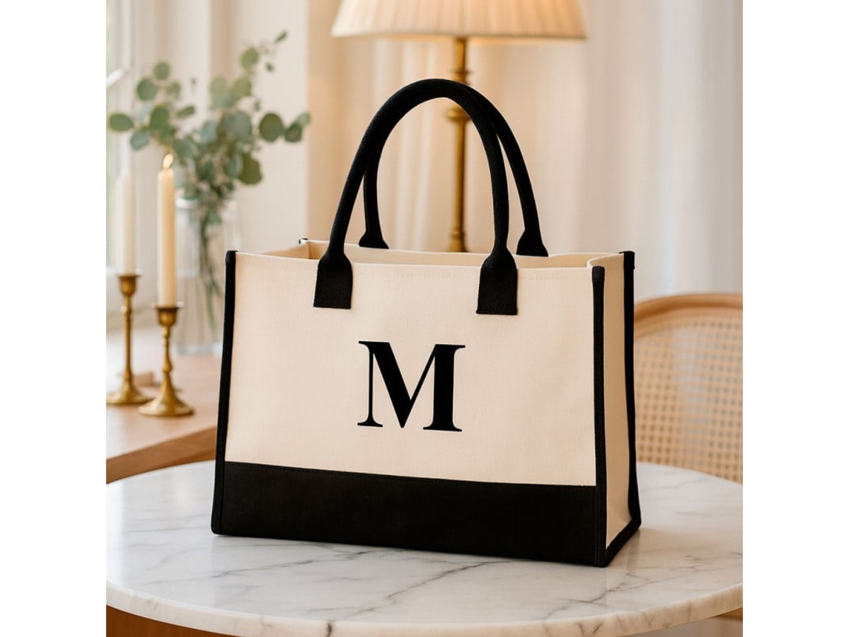 Bolso negro y natural personalizado