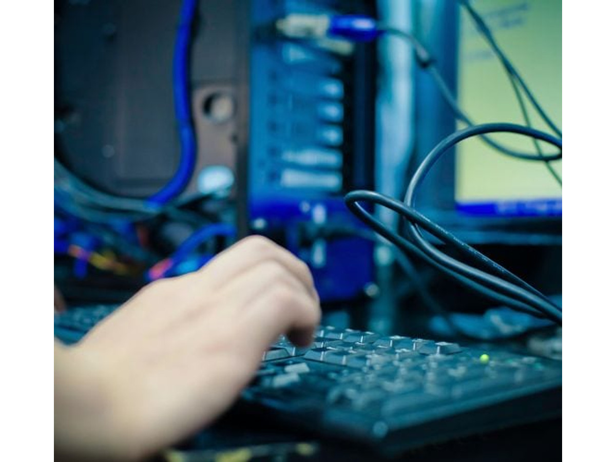 Instalación de hardware, software y redes