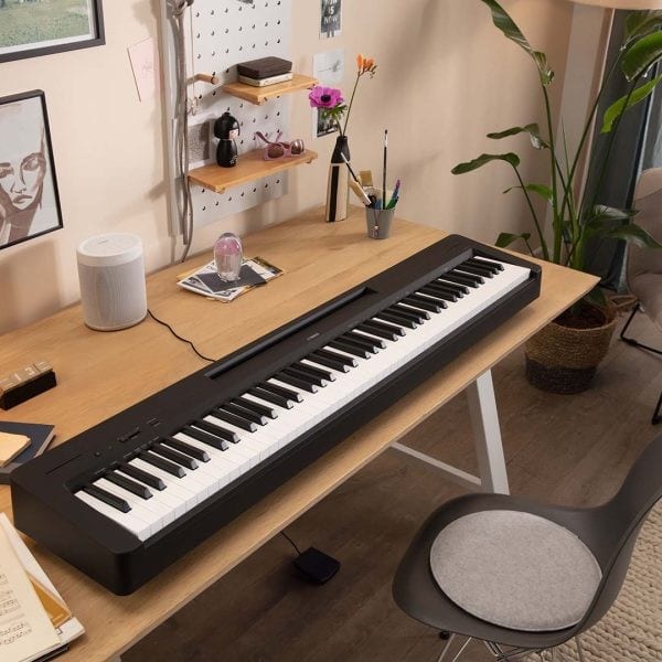 Yamaha P-145 piano digital