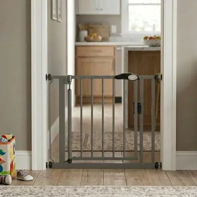 Self Closing Gate