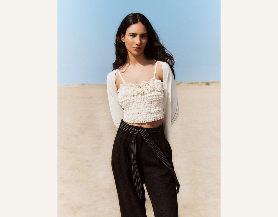 Top of knitwear with volantes
