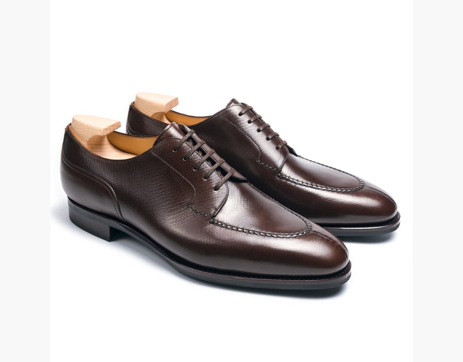 135 Artista Derby Velazquez Hatch Grain Dark Brown