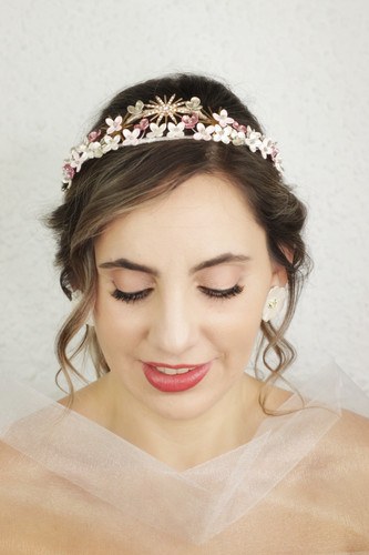Corona estrella y flores rosa y blanca