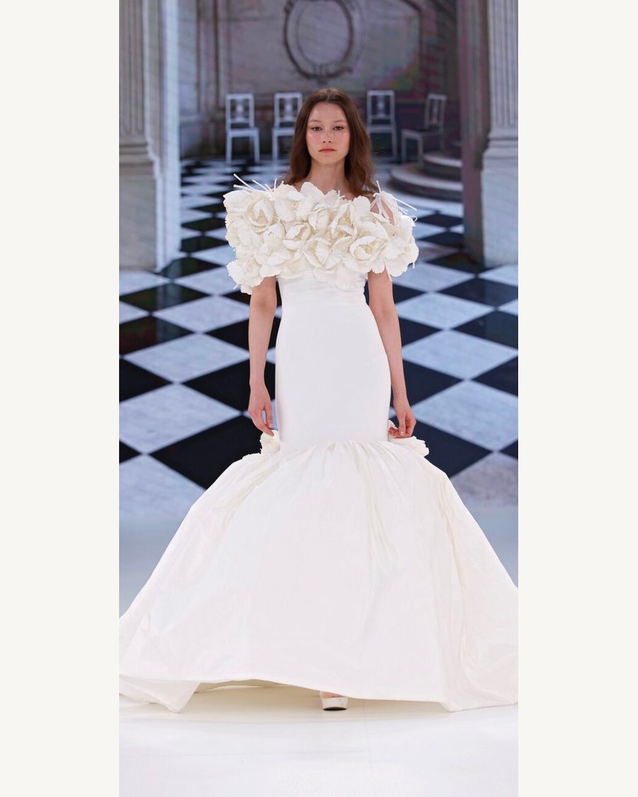 Abby Dress Tail & 2602 Accessorie